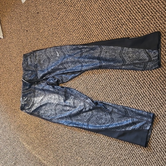 Nike dri-fit leggings - Picture 1 of 4
